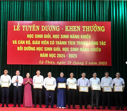 Hồng 52220254.png